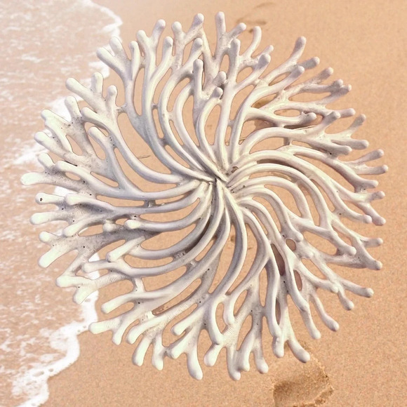 Vintage~ Crown Trifari~ White Enamel Lacy Coral Metal Brooch. - Picture 2 of 7